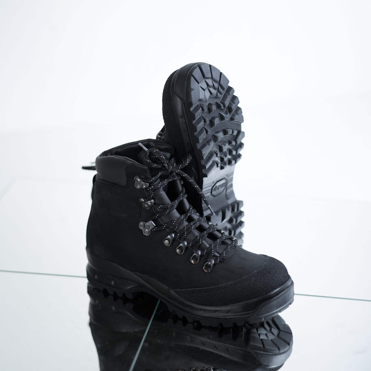 553P Black Hiking Boots - Wandelaar Adventures