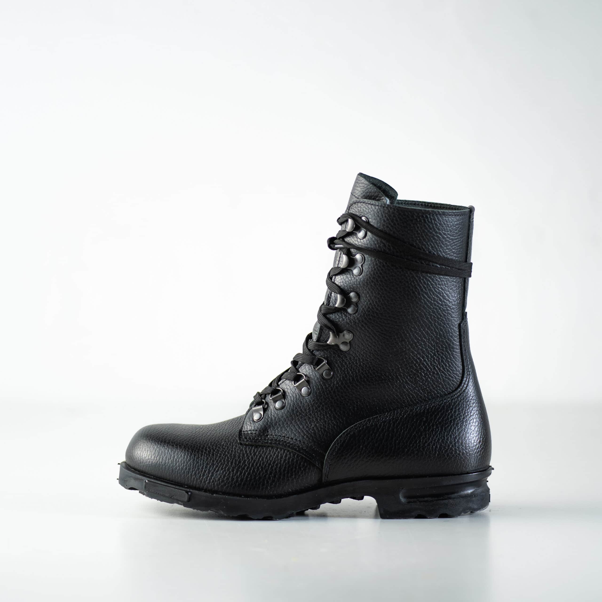 M77 aka Norwegian Combat Boots Wandelaar Adventures