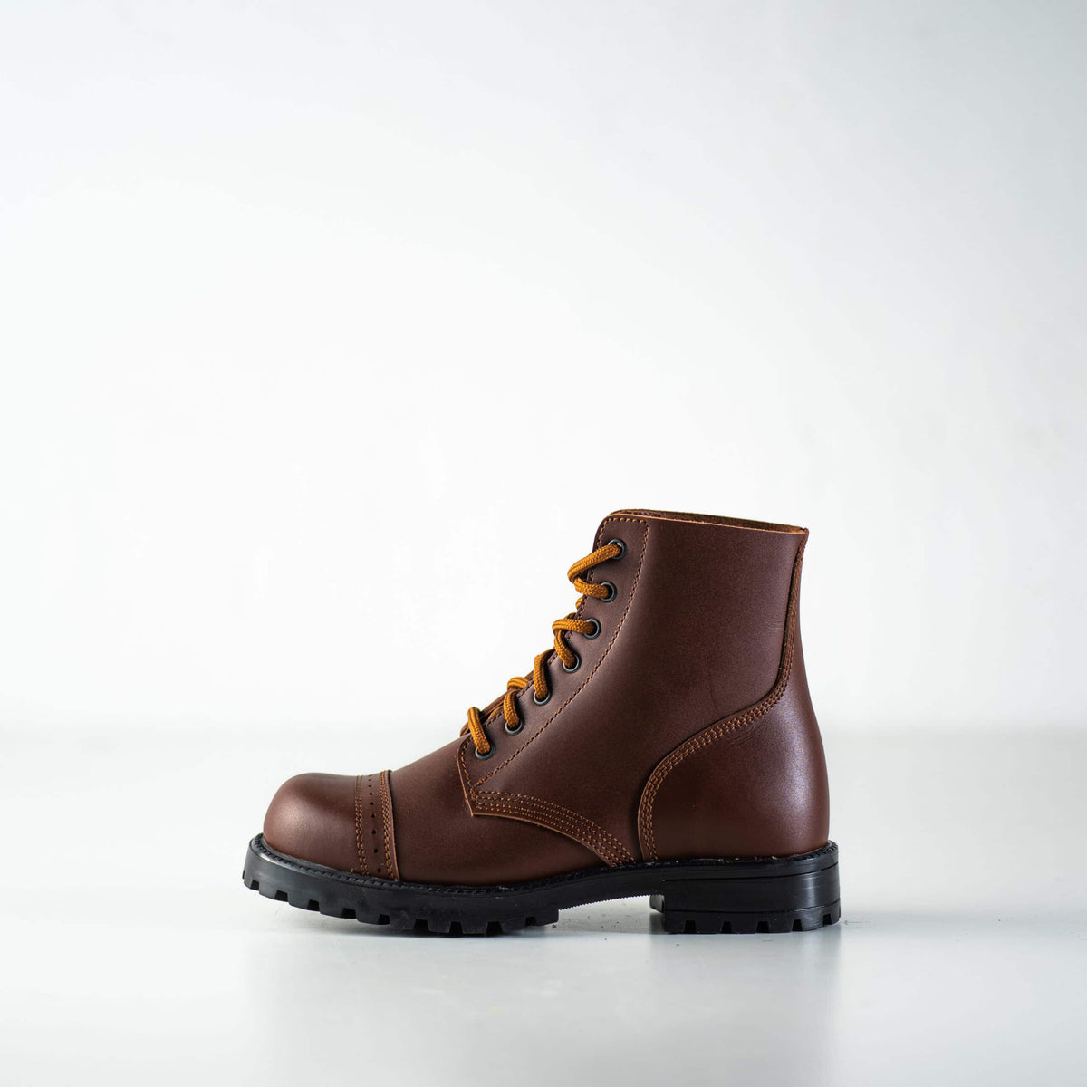 517 aka Aviator Boots - Brown - Wandelaar Adventures