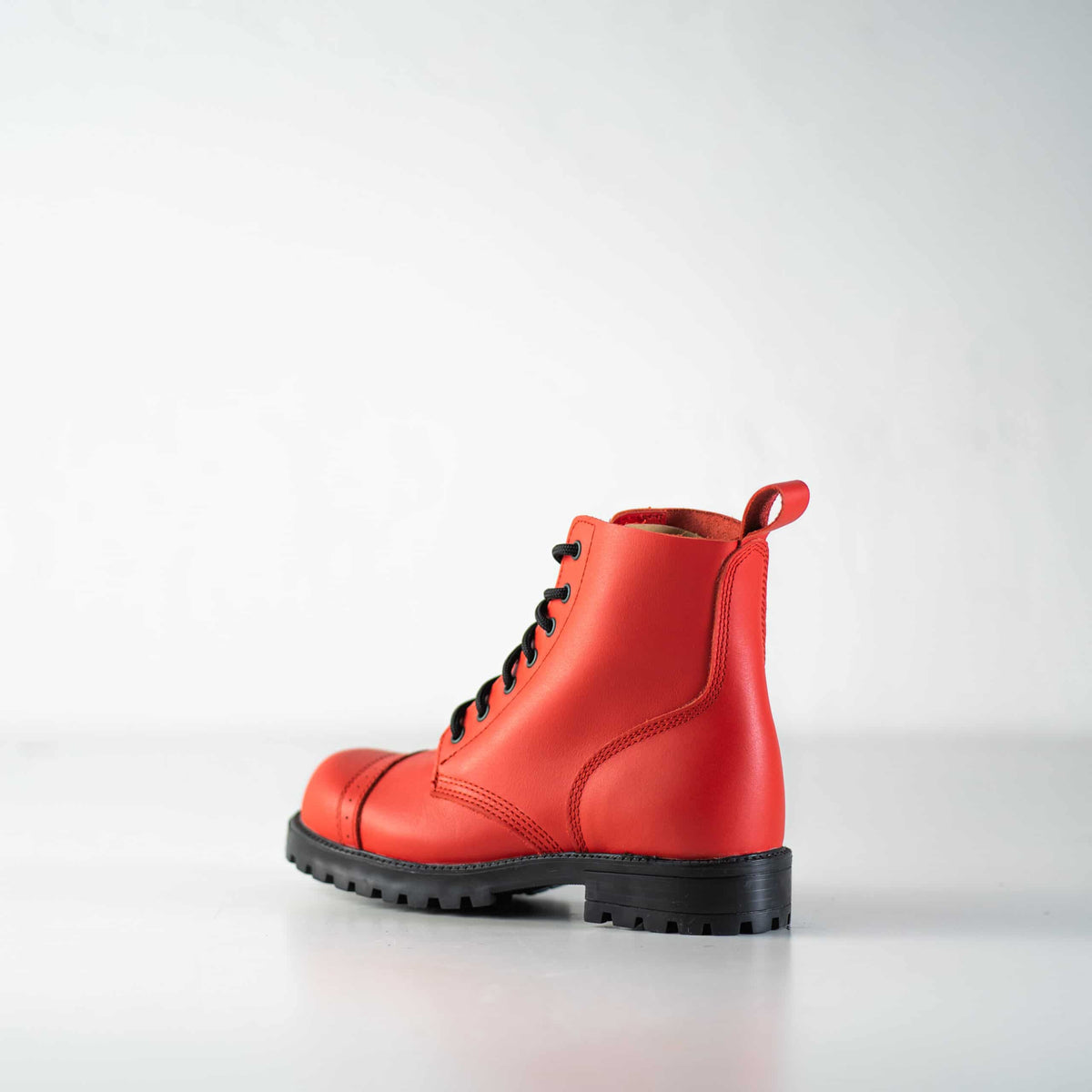 517 aka Aviator Boots - Red - Wandelaar Adventures