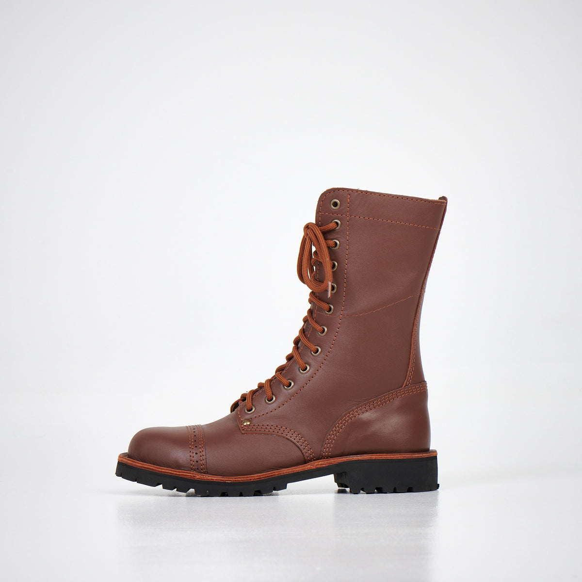 AIPI 2.2 Handmade Leather Boots - Brown - Wandelaar Adventures